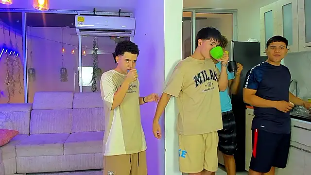 Houseofwarrios Live Webcam on Stripchat