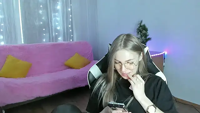 hitgyrl - HitGyrl's free webcam - UK Sex Cams