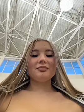 vinerasweet (F young) - 17 spanks on the ass