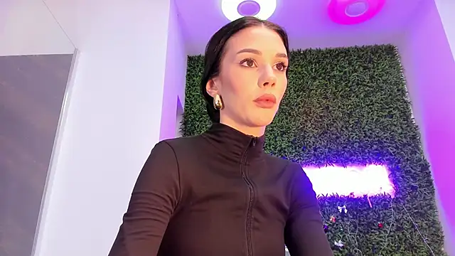 realhotfallingdevil's Stripchat show and profile