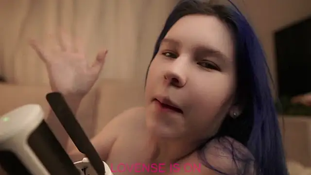 elizspieth (F teen) - slap boobs 5x