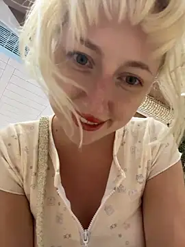 ronniekiss (F young) - play nipples