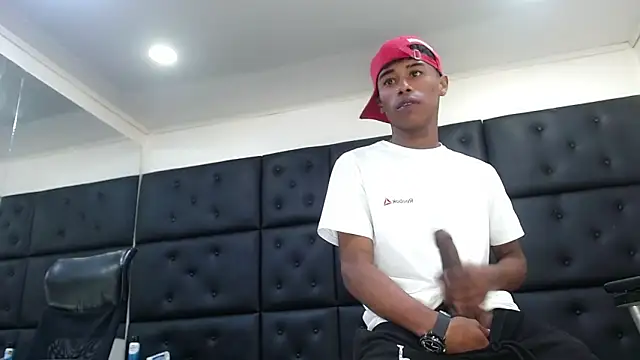 tonnymarck (M twink) - all my milk for you bby