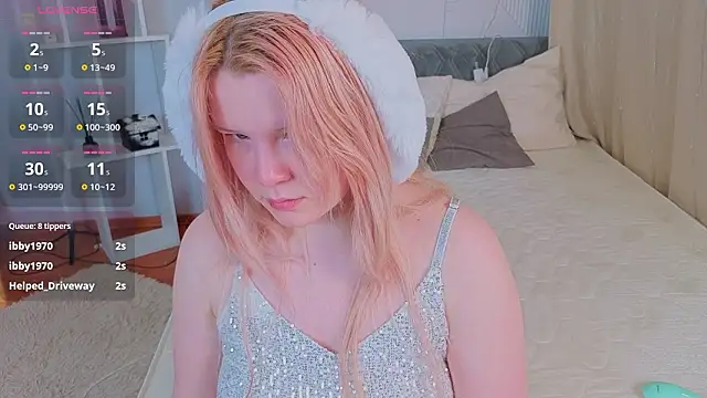 PinkyYoungPie webcam