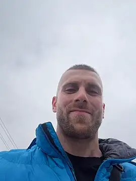 trainwithme (M young) - Cumshow + 5 min toy control last tip