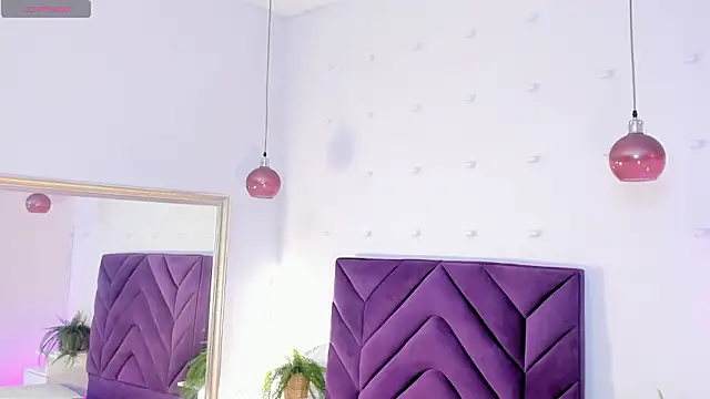 meeganfoox - Meeganfoox's free webcam - UK Sex Cams