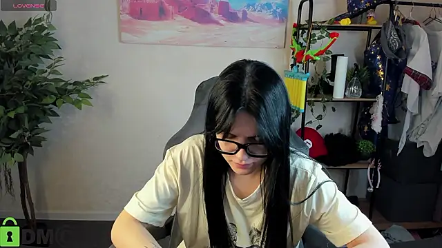 Lilith_Wholsh webcam