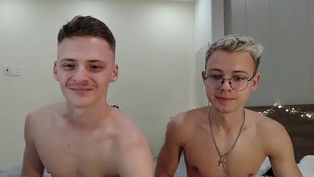 nikikerrycum - NikiKerryCum's free webcam