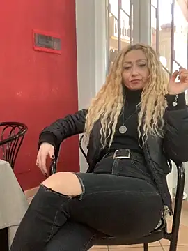 harleyejoker1 Live Webcam on Stripchat