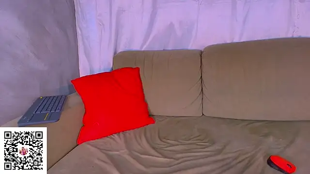 ISABELLASSMITH webcam