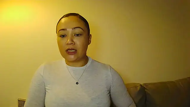 fieryautumn_25x - FieryAutumn_25X's free webcam - UK Sex Cams