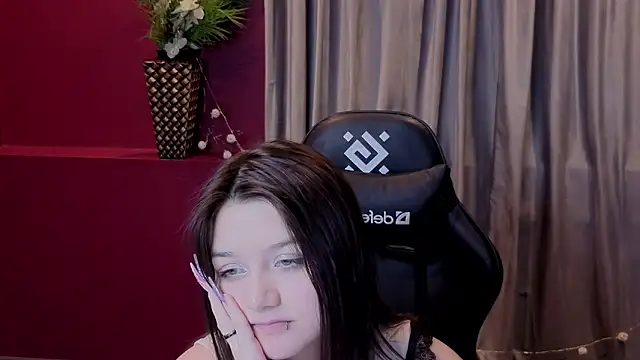 xxxnaughtyfoxyxxx webcam