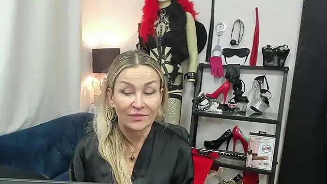 crystalux - CrystaLUX's free webcam - UK Sex Cams