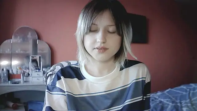 SnowWhiteNika webcam