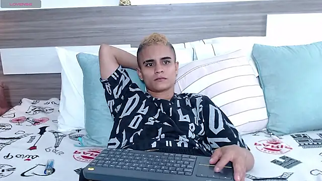 Liiamthompson webcam