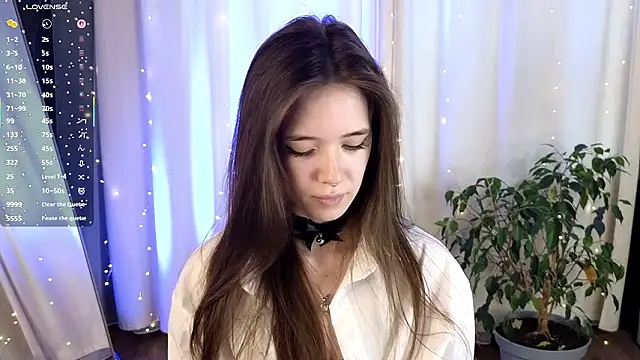 tinyanie - Tinyanie's free webcam - UK Sex Cams