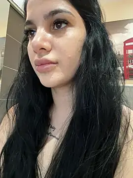 Webcam Model (Samira30)  is live.Free join now!