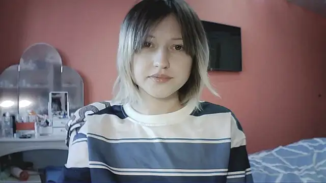 SnowWhiteNika webcam