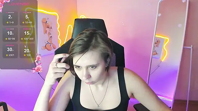 Scarlet_Sirenn webcam