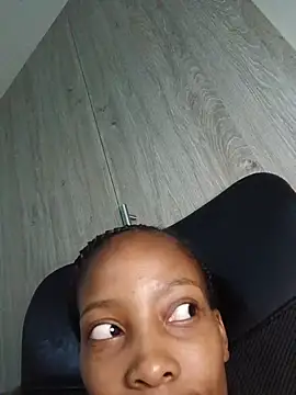 msparissmith (F young) - ✨️ Hard Vibes 💯✨️✨️