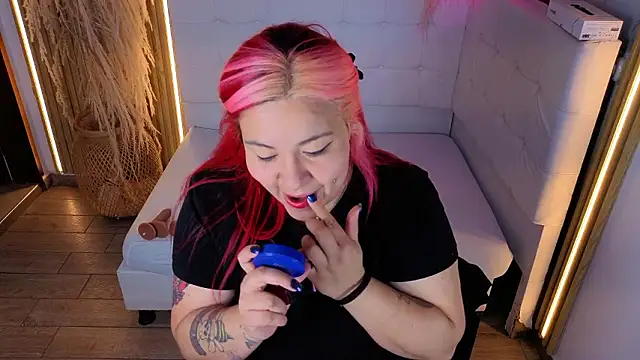 Bruja__Scarlata webcam