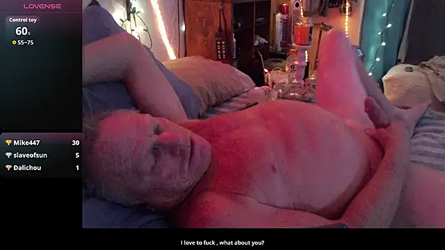 Pussyeat2please webcam