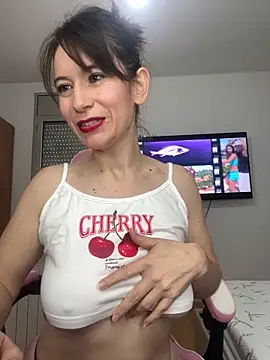 Webcam Model (AlanaRius18)  is live.Free join now!