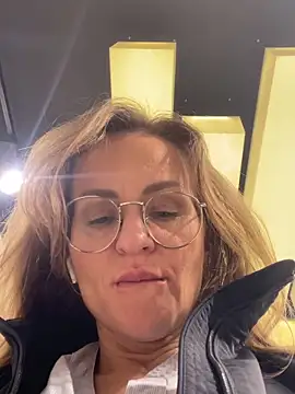 mommy_nadin - Mommy_nadin's free webcam - UK Sex Cams