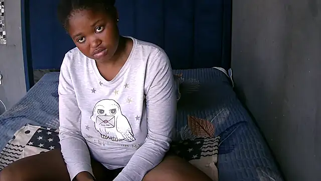 freakbarbie02 - FREAKBARBIE02's free webcam - UK Sex Cams