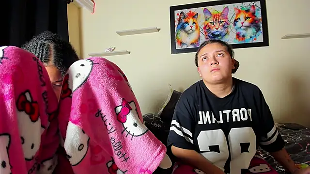 meredit_cris23 - Meredit_cris23's free webcam - UK Sex Cams