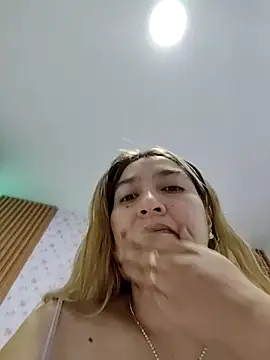 soyqueen - Soyqueen's free webcam - UK Sex Cams