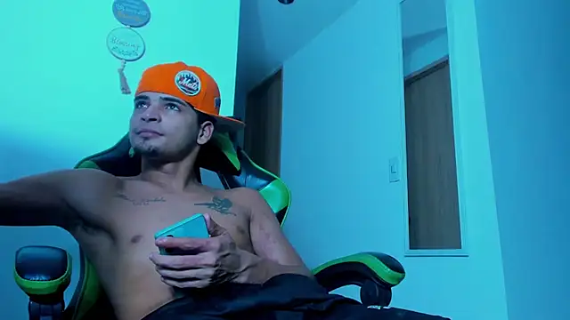 Alejandro_12314 webcam