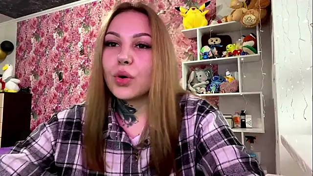 traciballena - TraciBallena's free webcam - UK Sex Cams