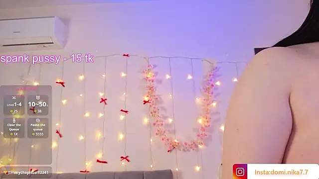 BiggieBoobies webcam