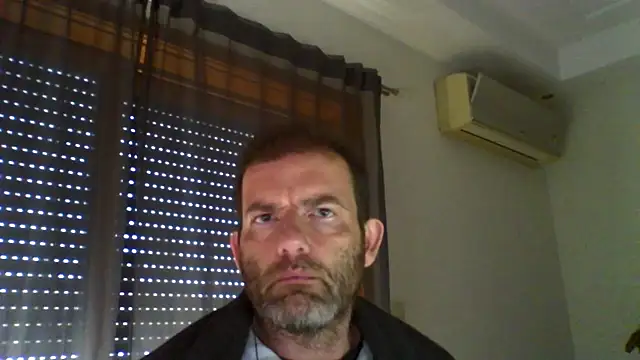 _grj1 (Ask my age) - Olhinho do cu a piscar com o dedinho