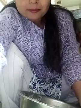 hot-pooja25 (F young) - Boobs show