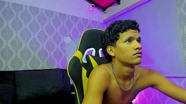 boy_savoy (Ask my age) - SHOW ME THAT ASS FOR 5 MINUTES