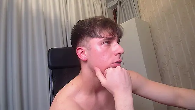kellenwest (M twink) - cum show