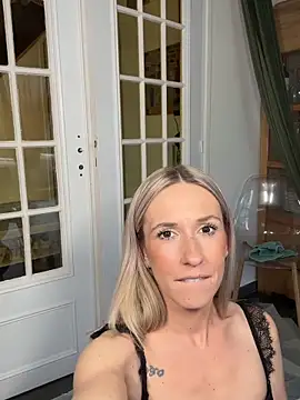 lola_tentatiion live cam