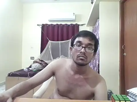 THE_NAKED_BOY webcam