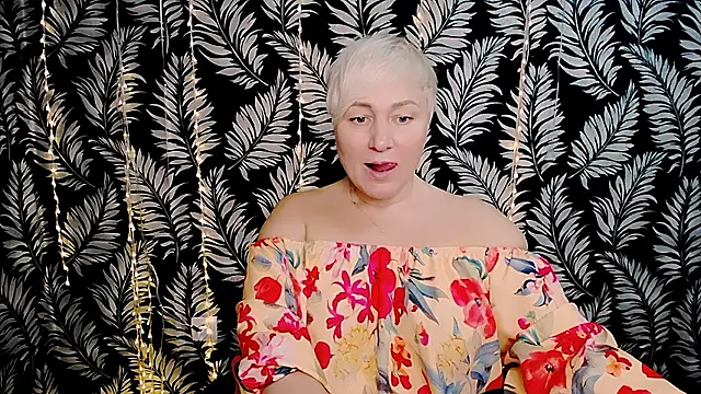 Olivia_playful webcam