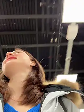 dina_tease (F young) - flash lil tits right in market