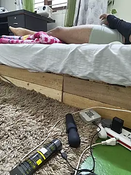 desi_lux (M young) - Make money and buy toys and lights