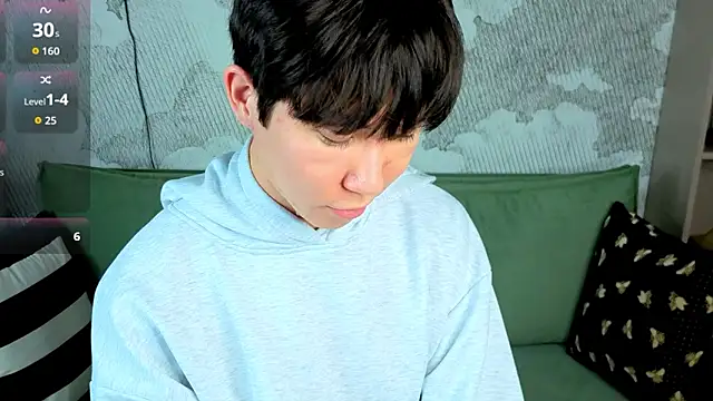 yugoasian (M young) - put oil on my naked body!