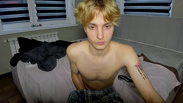 bunnyblush67 (M twink) - jerking off a dick in panties