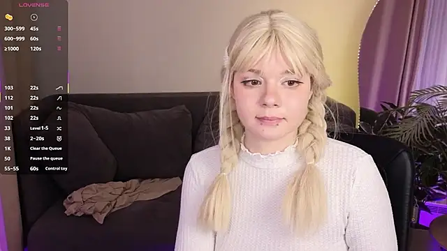 mellybloom - Mellybloom's free webcam