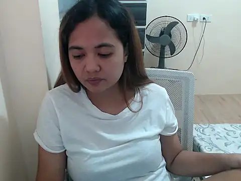 xTheLastVIRGINx webcam