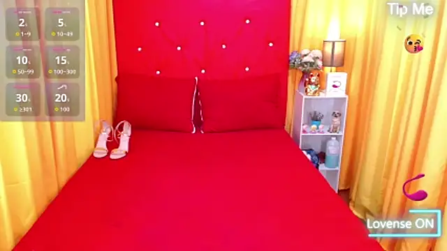 XxTsCarmellaHUGECOCKxX webcam