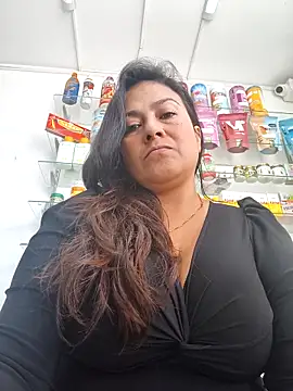 roxanasexy2025 webcam