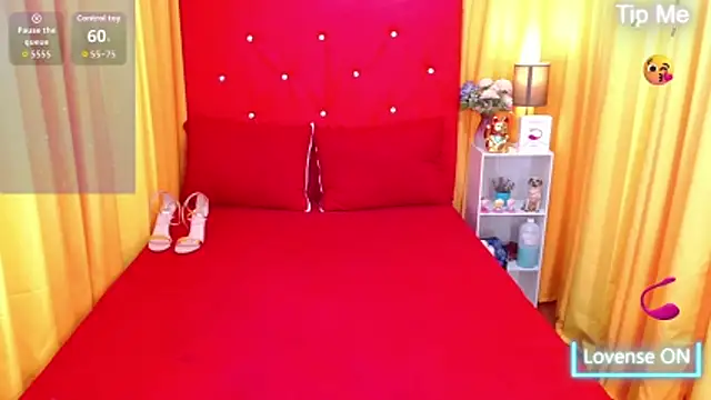 XxTsCarmellaHUGECOCKxX webcam